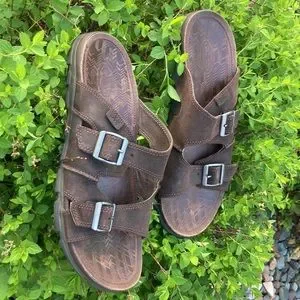 ? Mens Chaco Elias Brown leather sandal ? Slippers - $5 - 7.5 men Flats - $3 - size 9-10 Pickup only  main image 3